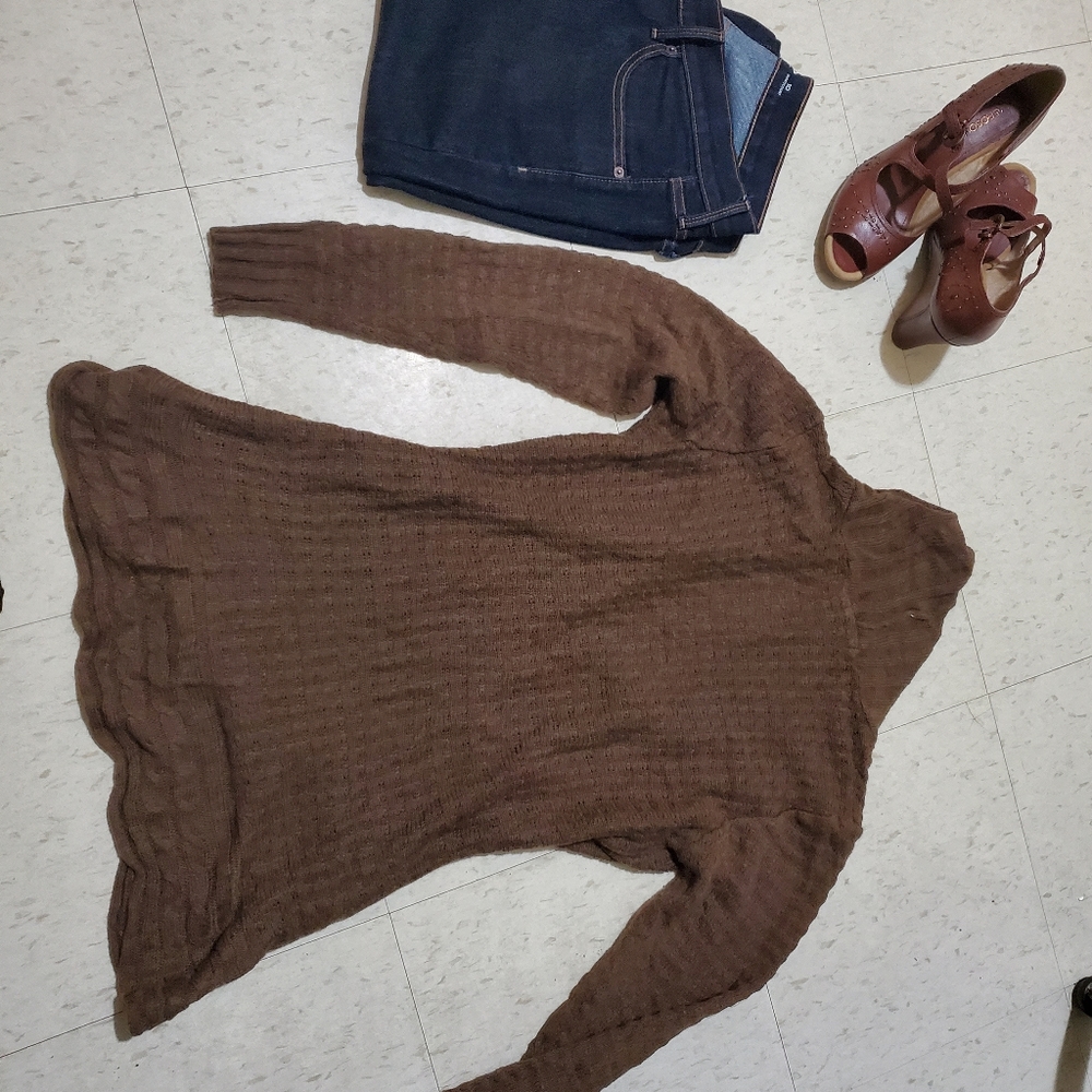 AK Collection Sweater - Picture 6 of 6